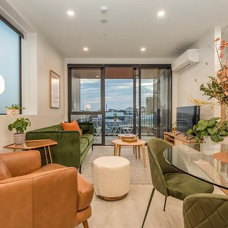 Luxury Life Galore - Sleeps 4